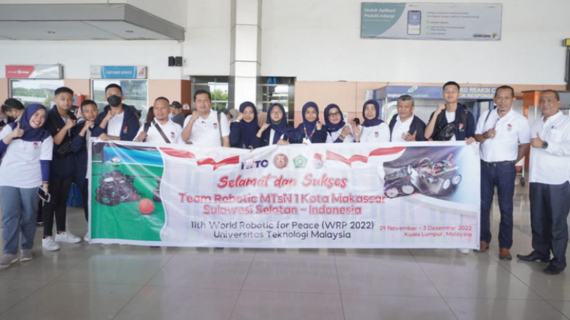 Tim Robotik Madrasah dari Sulawesi Selatan (Sulsel) meraih prestasi gemilang dalam kompetisi internasional di Universitas Tekhnologi Malaysia (UTM) Kuala Lumpur, Malaysia. Foto : pendis kemenag