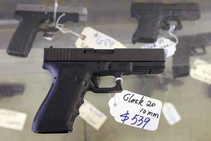 Pistol Glock 20 (dok. Reuters/Ralph D. Freso)