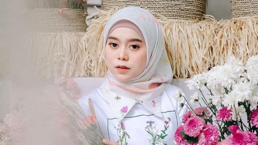 Lesti Kejora. Penyanyi dangdut Lesti Kejora jadi obrolan netizen setelah ucapan 