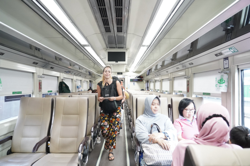 Ilustrasi. PT Kereta Api Indonesia (Persero) menghadirkan promo diskon 25 persen tiket kelas eksekutif, bisnis, dan ekonomi.di ajang #DiIndonesiaAja Travel Fair 2023. (Foto: Dok. Humas PT KAI)
