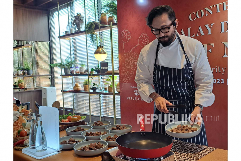 Di Barat, alat untuk memasak disebut 'cooking utensils'. Padanan dalam bahasa Indonesianya adalah 'perabot masak'. Ada banyak sinonim untuk alat, masing-masing memiliki perbedaan arti (foto: shelbi asrianti/republika).