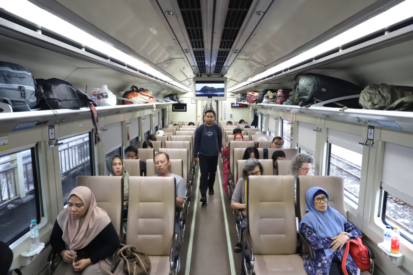 Ilustrasi. PT Kereta Api Indonesia (Persero) mencatat volume penumpang kereta api pada<a href=