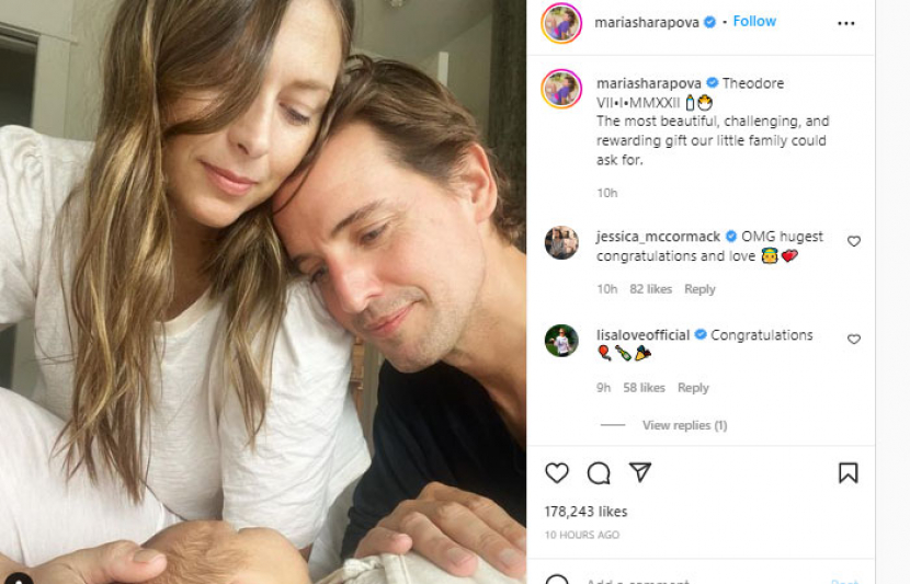 Maria Sharapova berbagi foto menggemaskan dari pasangan yang menggendong bayi Theodore.