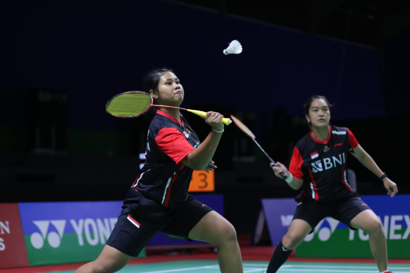 Bukan hanya tiket maju ke babak kedua turnamen bulutangkis Malang Indonesia International Challenge 2022 yang didapat pasangan ganda putri, Nita Violina Marwah/Tryola Nadia. Mereka pun makin solid sebagai pasangan di tengah lapangan.