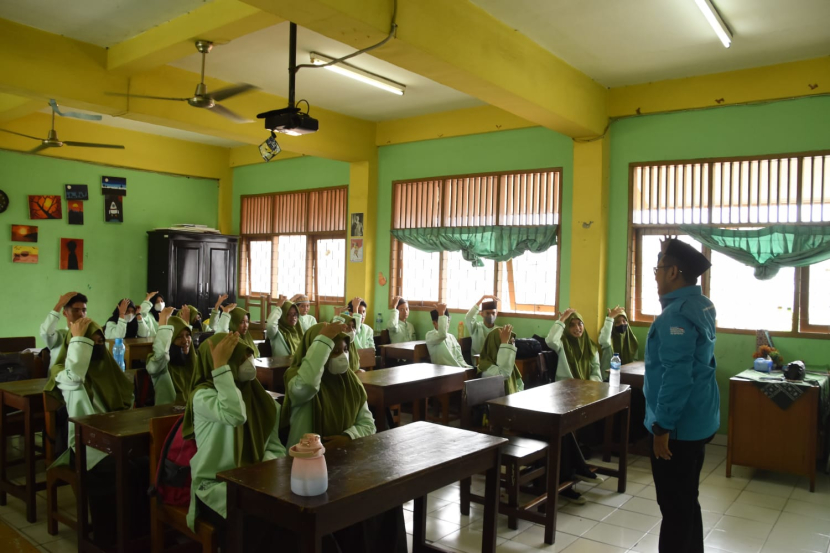 Kauny Quran mempercayakan 15 Guru Alquran untuk mengisi 15 kelas di MTSN 27 Jakarta dengan pembagian kelas 7 dan 8 (10 kelas) dan kelas 9 (5 kelas).