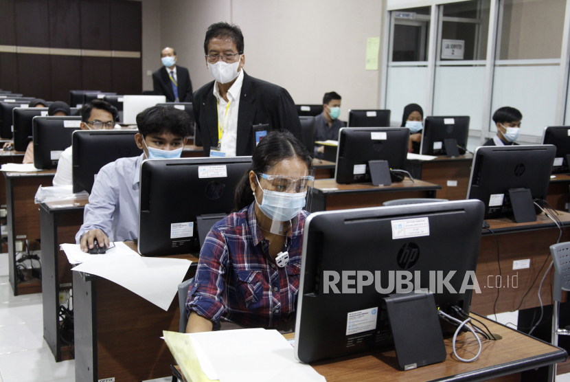 Lembaga Tes Masuk Perguruan Tinggi (LTMPT) membuka pendaftaran UTBK-SBMPTN 2022 mulai 23 Maret hingga 15 April. Foto : Antara