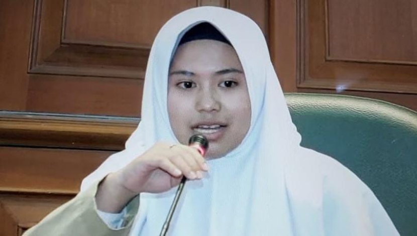 Nilna Zahwa Zaharah Juara Satu Musabaqoh Syarh Qawaid Fiqhiyah (MSQF) Tingkat Nasional Tahun 2022 di Gedung PBNU, Jakarta, Kamis (20/10/2022). Dok Istimewa 