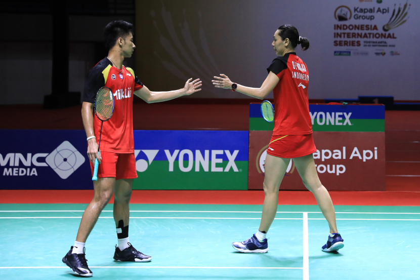 Pasangan ganda campuran Indonesia, Dejan Ferdinansyah/Gloria Emmanuelle Widjaja lolos ke babak semifinal Malaysia Open 2023.