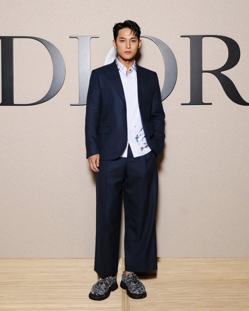 Kim Mingyu saat menghadiri acara pada Februari 2024. Foto: Dior