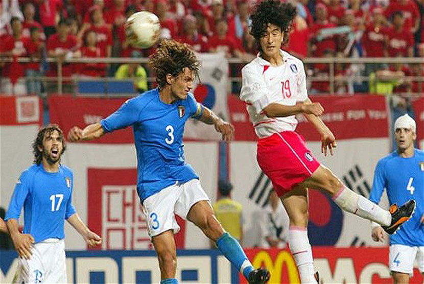 'Gol Emas' Ahn Ahn Jung-Hwan Usir Italia dari Piala Dunia 2002. Sumber: republika.co.id