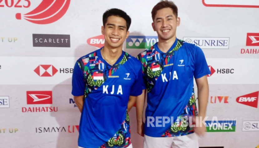 Dua ganda putra Indonesia lolos ke semifinal Thailand International Challenge 2023 dan berpeluang menciptakan All Indonesian Final. Salah satunya pasangan Muhammad Reza Pahlevi Isfahani/Sabar Karyaman Gutama.