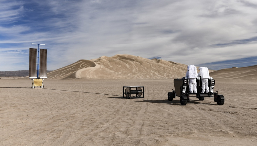 Astrolab menguji bagaimana FLEX dapat digunakan untuk mendukung operasi di pangkalan bulan, seperti menyiapkan panel surya, selama tes baru-baru ini di dekat Death Valley. Kredit: Astrolab