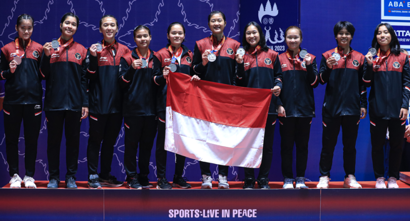 Tim beregu putri Indonesia kalah dari Thailand dengan 0-3 dan harus puas meraih medali perak SEA Games 2023.