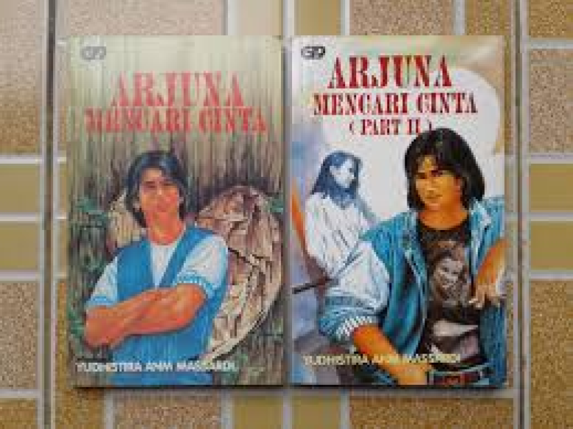 Novel Arjuna Mencari CInta karya  Yudhistira Massardi. Novel ini sangat top di dekade 1970-an.