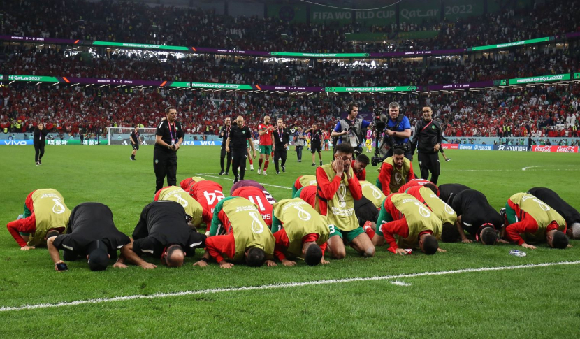Pemain Maroko selalu bersujud syukur usai bertanding di Putara Final Piala Dunia di Qatar.