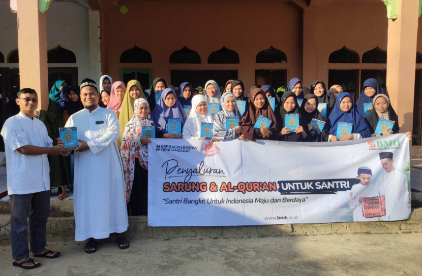 BMH Perwakilan Kalimantan Utara (Kaltara) menargetkan pembagian total 1.000 sarung dan Alquran untuk santri di lima kabupaten/kota.