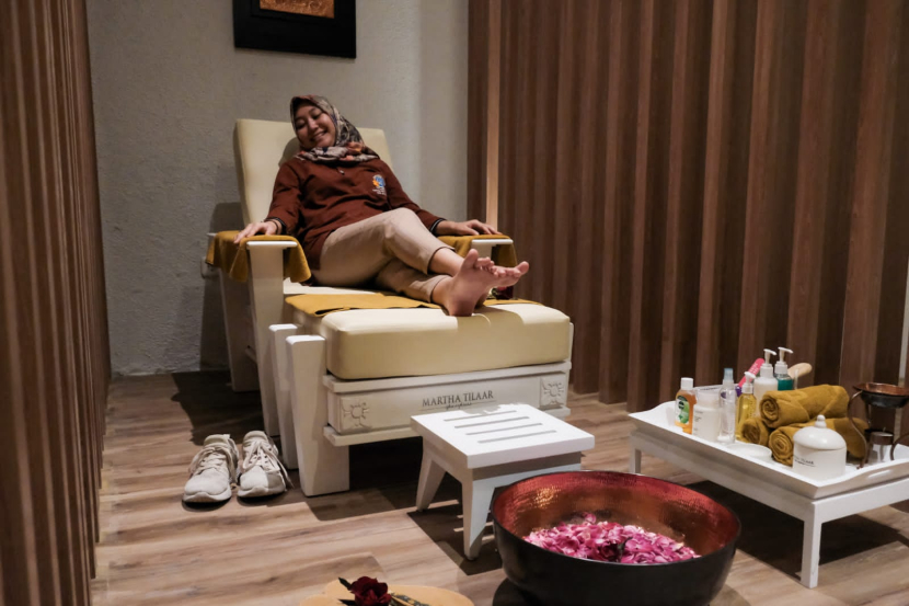 Seorang pelanggan menjalani salah satu treatment spa. Dok Martha Tilaar