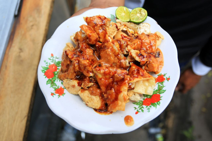 Batagor salah satu kuliner khas Bandung