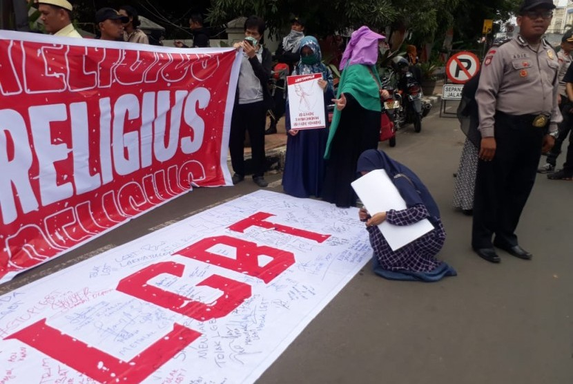 Protes anti LGBT di Indonesia. BWF Mulai Pertimbangkan Atlet Transgender di Turnamen Bulutangkis