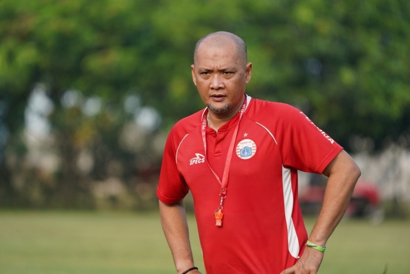 Pelatih baru Persija Jakarta, Sudirman. Persija ditargetkan masuk ke dalam tiga besar Liga 1. Foto: Dok Persija.