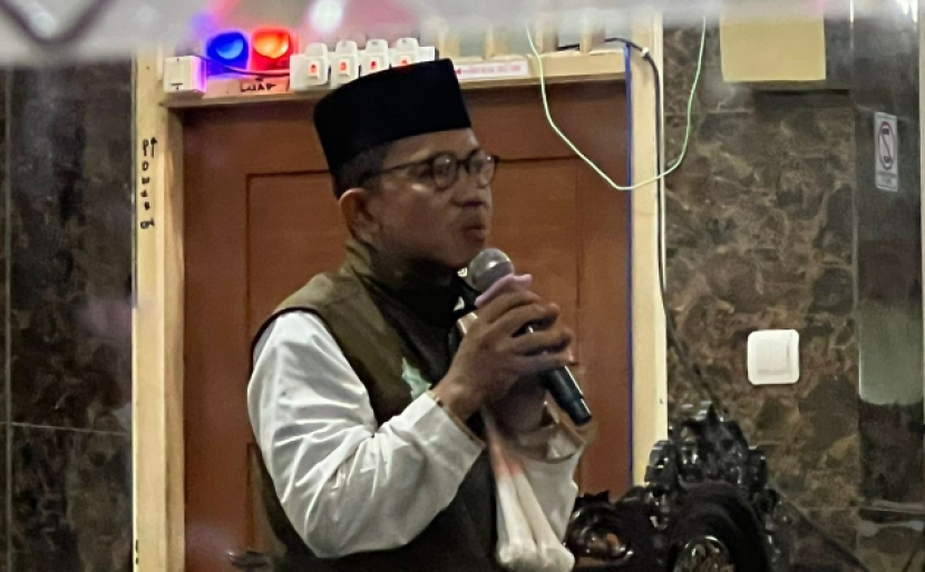 Ust. Rihadi BS, Presiden Majelis Subuh Al Ahad Nur Rajab.