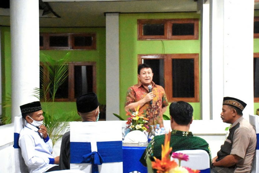 Wakil Bupati Manggarai Barat, dr Yulianus Weng menerima pengurus PDM terkait rencana pembangunan RS Muhammadiyah Labuan Bajo.