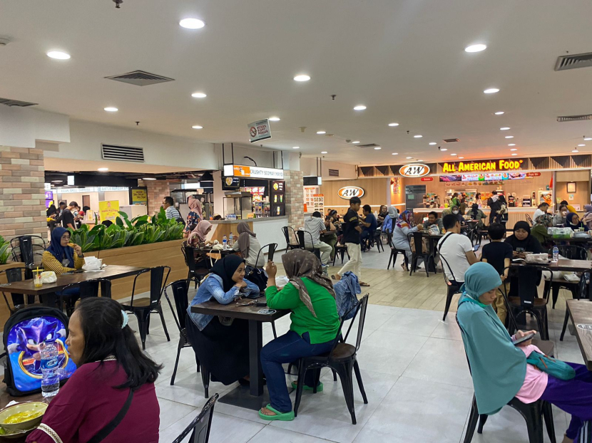Food court Mal Bandung Indah Plaza (BIP) tampil dengan desain baru