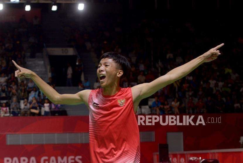 Sebanyak 15 wakil Indonesia lolos ke babak semifinal cabang parabulutangkis di ajang ASEAN Para Games 2022. Beberapa pemain lolos ke semifinal di dua nomor, di antaranya Dheva Anrimusthi.