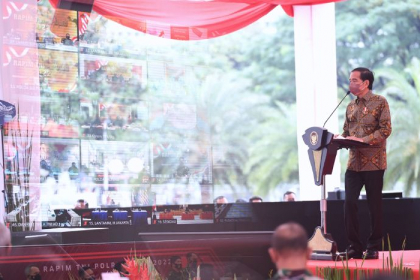 Presiden Jokowi menghadiri Rapim TNI-Polri di Mabes TNI Cilangkap, Jakarta Timur, Selasa (1/3/2022).