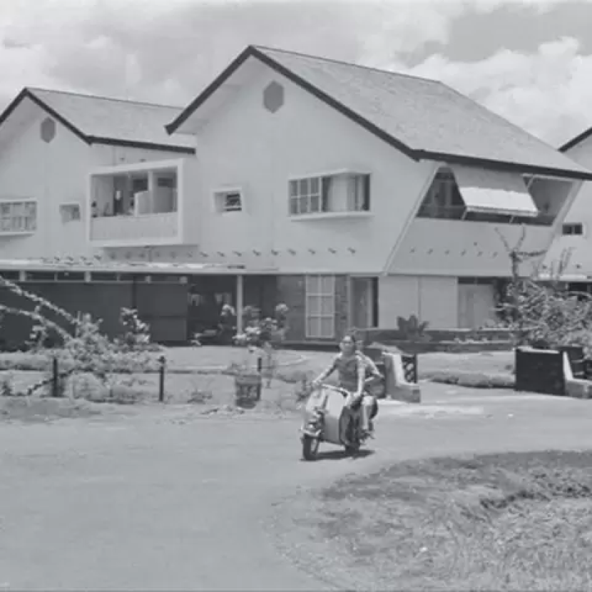Kebayoran Baru. Rumah Jengki di Kebayoran Baru, seperti terekam dalam film 'Tiga Dara' (1956). Foto: Tangkapan Layar.