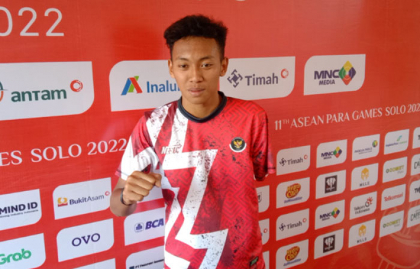 Firza Faturrahman Listyanto meraih medali emas di ASEAN Para Games 2022 di Kota Solo.