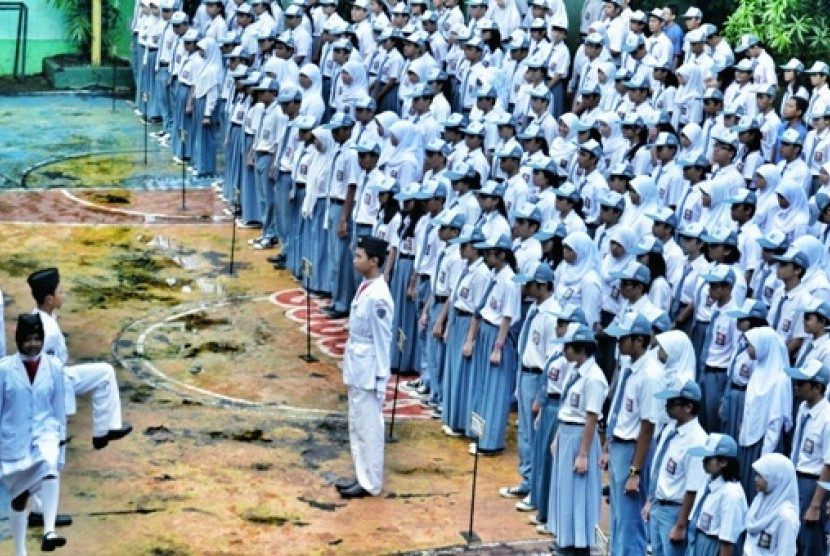 PPDB Bersama merupakan kolaborasi Pemerintah Provinsi DKI Jakarta dengan sekolah swasta dalam meneriman peserta didik baru. Ilustrasi. Foto : KFP Jaktim