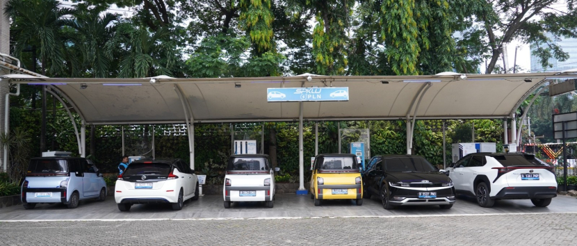 Stasiun Pengisian Kendaraan Listrik Umum (SPKLU) yang dikelola oleh PLN Unit Induk Distribusi (UID) Jakarta mencatat peningkatan 300 persen. (Dok. Matapantura.republika.co.id)