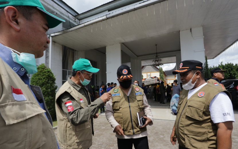 Tim Tanggap Bencana Unand berangkat ke wilayah gempa Kabupaten Pasaman Barat, Provinsi Sumatra Barat. Foto : Dok Unand.