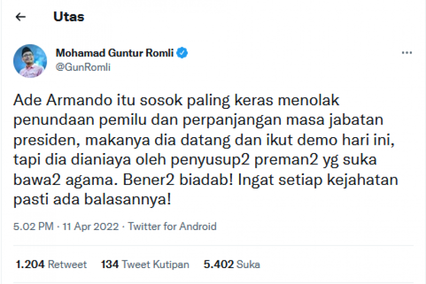 Twitter Guntur Romli mengomentari tentang pemukulan Ade Armando. Foto: Tangkapan Layar.