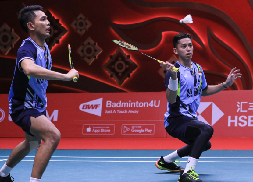 Seluruh wakil Indonesia memenangkan pertandingan di hari pertama BWF World Tour Finals 2022. Salah satunya pasangan ganda putra Indonesia, Fajar Alfian/Muhammad Rian Ardianto