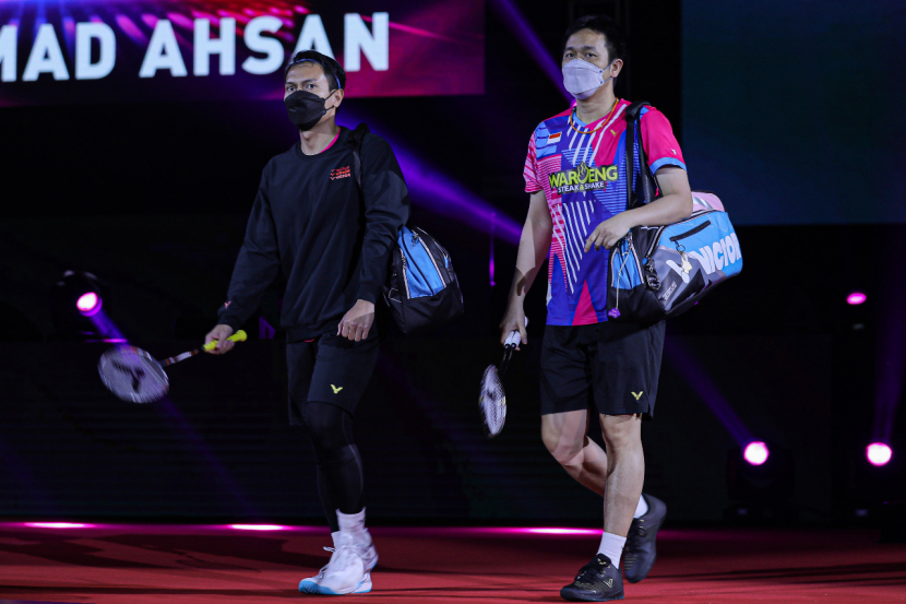 Pasangan ganda putra Indonesia, Hendra Setiawan/Mohammad Ahsan alias The Daddies mengalahkan pasangan muda India, MR Arjun/Dhruv Kapila di perempat final Singapore Open 2022.