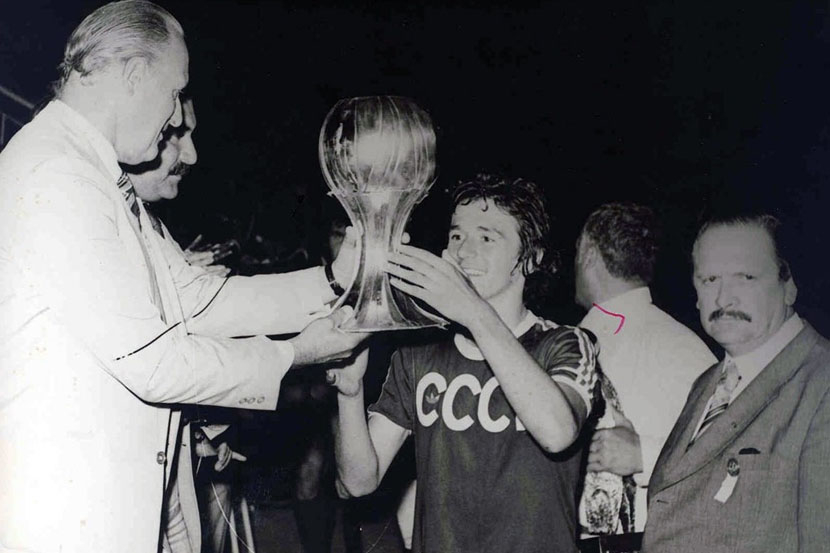 Uni Soviet pemenang Piala Dunia U-20 pertama pada 1977. Sumber: <a href=