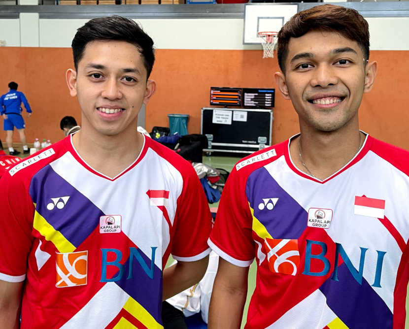 Pasangan ganda putra Fajar Alfian/Mohammad Rian Ardianto dengan tragis dikalahkan juniornya, Leo Rolly Carnando/Daniel Marthin di babak pertama All England 2022.