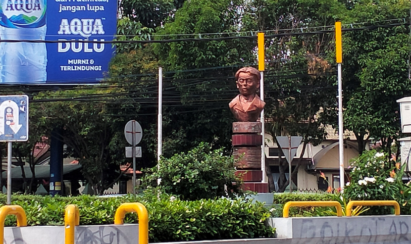 Patung Chairil Anwar di kawasan Kayutangan, Kota Malang, Jawa Timur. Wilda Fizriyani