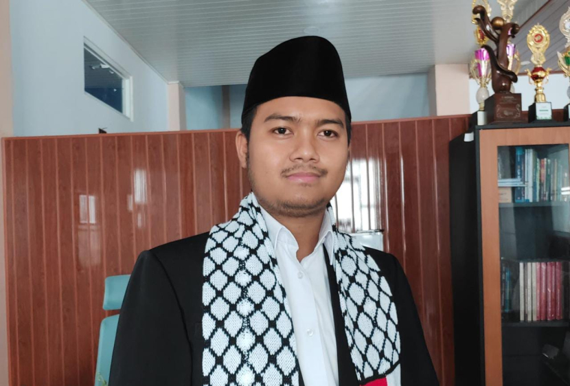 Kepala SMAIT Akmala Sabila Cirebon,  Habib Khaerussani. (Istimewa)