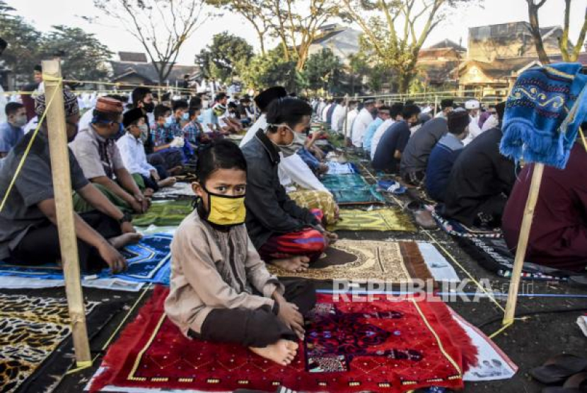 Sholat Idul Fitri. Daftar Lokasi Sholat Idul Fitri 21 April 2023 di Gorontalo dan Sekitarnya. Foto: Republika/Abdan Syakura