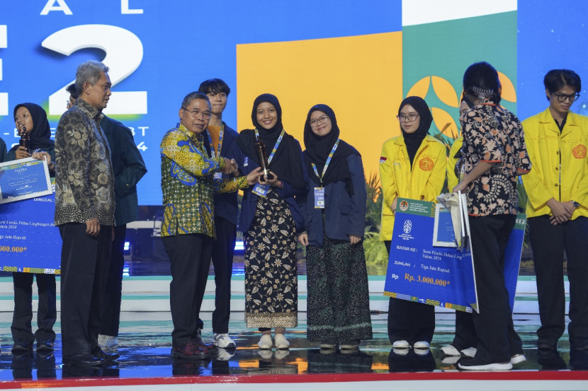 Wakil Menteri (Wamen) Kementerian Lingkungan Hidup dan Kehutanan (KLHK) RI Alue Dohong pada ajang Festival LIKE-2 (Lingkungan Hidup, Kehutanan, dan Energi). (Foto: Kemen LHK)