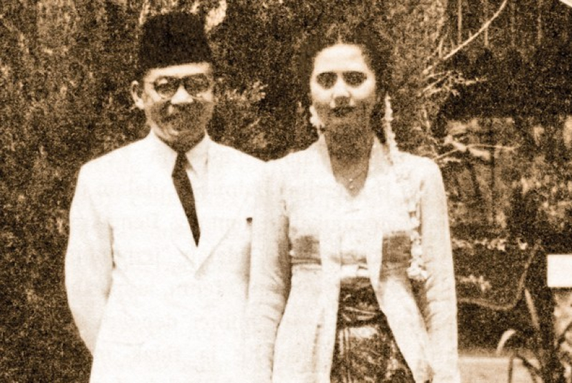 Mohammad Hatta dan Rahmi menikah di Megamendung, Bogor, pada 18 November 1945. Foto: Dok. Republika