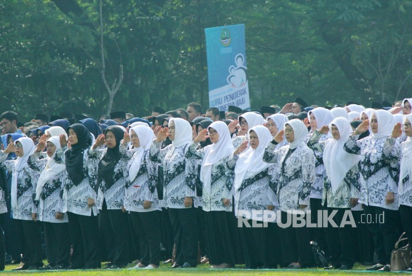 Kemendikbud menawarkan beasiswa doktoral kepada guru untuk kuliah di tujuh perguruan tinggi dalam negeri. Foto :Republika