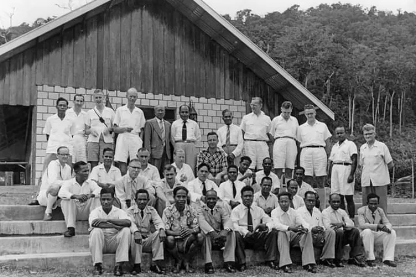 Para penyebar ajaran Injil pertama di Papua. (Istimewa).