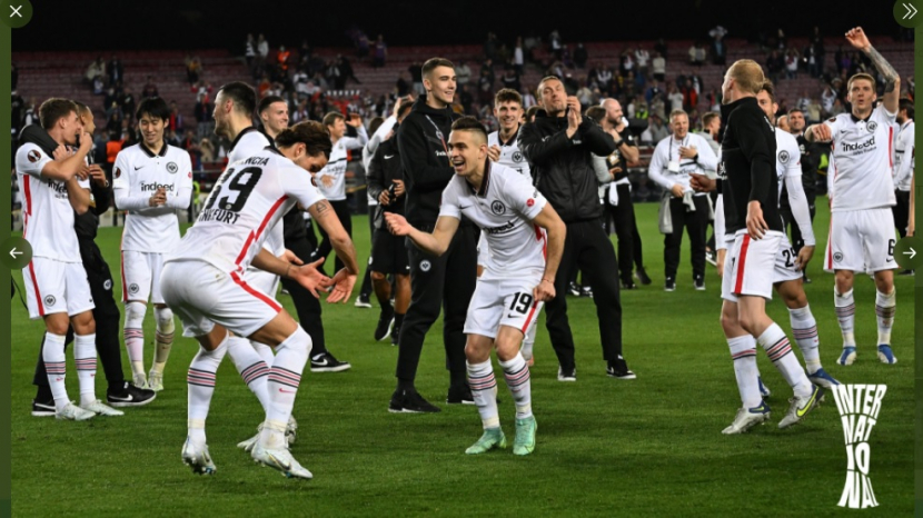 Eintracht Frankfurt melenggang ke semifinal Liga Europa usai mengalahkan tuan rumah Barcelona. (Twitter/@eintracht_eng)
