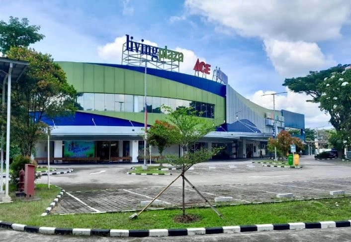 living plaza