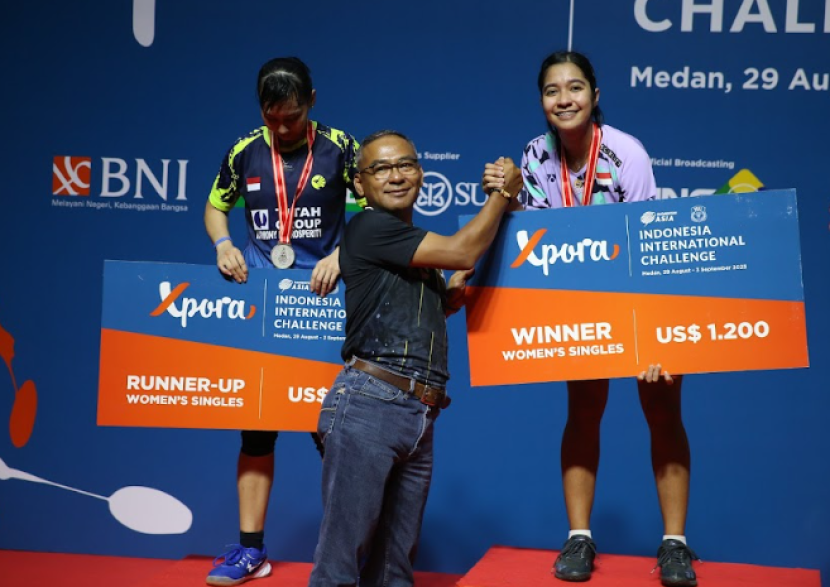 Tunggal putri Ester Nurumi Tri Wardoyo sukses mempertahankan gelar juara saat tampil di turnamen bulutangkis Xpora Indonesia International Challenge 2023.