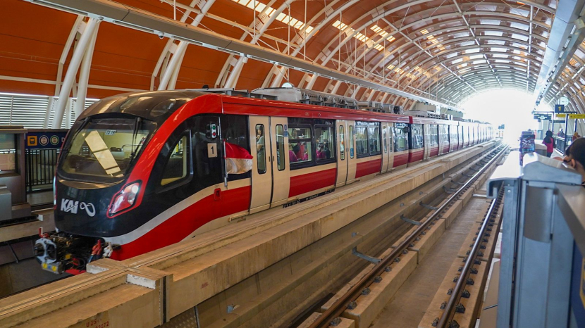 Ilustrasi. KAI telah bekerja sama dengan berbagai pihak menyiapkan kantong parkir di sejumlah stasiun LRT Jabodebek.